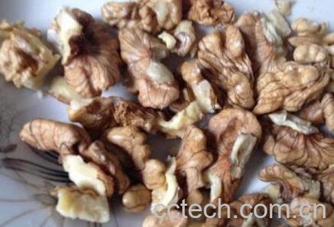 核桃仁如何去皮 核桃仁去皮方法小技巧-1