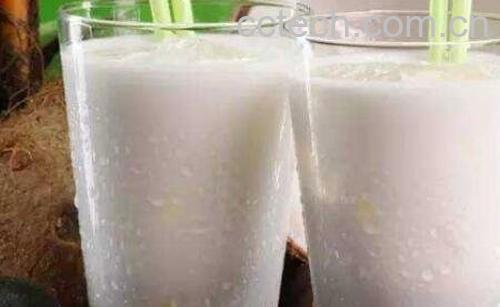 椰子汁的功效与作用-1