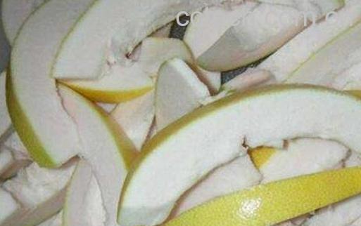 柚子皮泡水喝的作用与功效-1