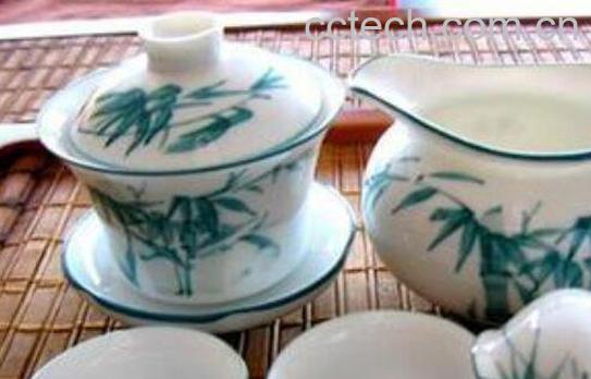 盖碗茶正确的喝法图解 盖碗茶杯喝茶正确手势-1