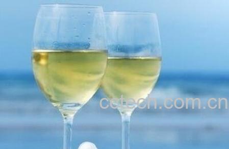 白葡萄酒怎么喝 白葡萄酒的喝法技巧-0