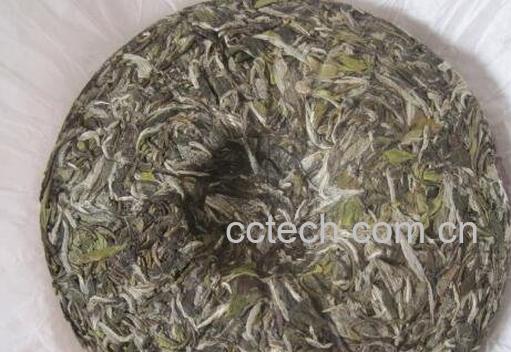 如何分解白茶茶饼 白茶茶饼如何冲泡-0