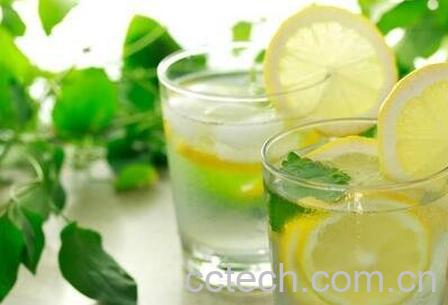 夏天喝柠檬水有什么好处-0