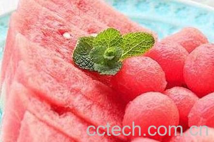 自助餐西瓜的切法与摆盘-0