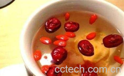 怎样用红枣泡水喝最好-0