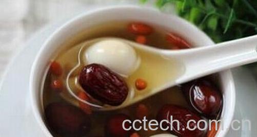 果蔬百科女人喝红枣水的好处有哪些-0