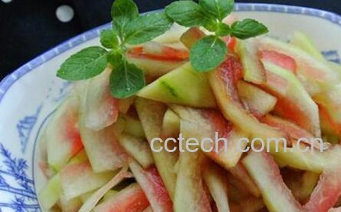 果蔬百科吃西瓜皮的好处有哪些-0