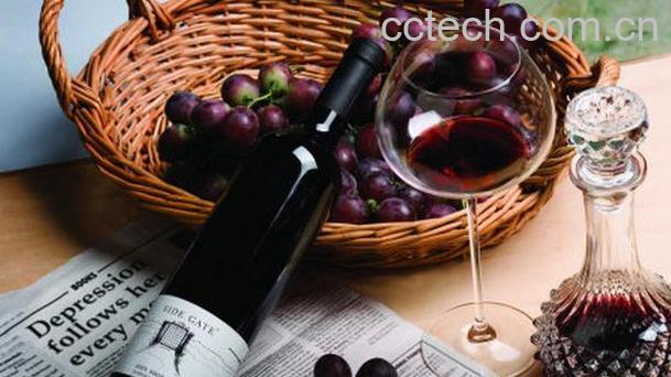 果蔬百科女人喝葡萄酒的好处有哪些-0