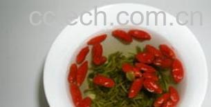 果蔬百科枸杞能和绿茶一起泡吗-0