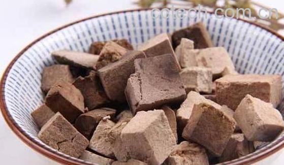 红茯苓和白茯苓有什么区别 红茯苓的功效-1