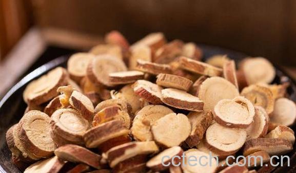 甘草泡水喝的功效与作用-0