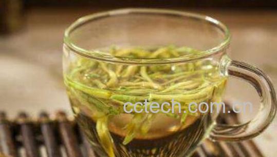 金银花泡水喝的功效与禁忌-0