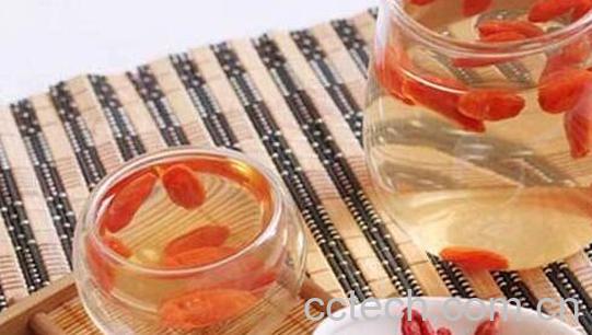 枸杞泡水喝的正确方法-0