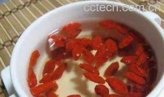 盐水泡枸杞有什么作用 淡盐水泡枸杞的功效与作用-0