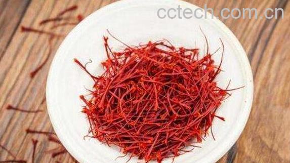 红花泡水喝有什么功效与作用-1
