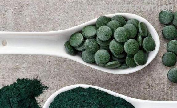 螺旋藻片适合什么人吃 吃螺旋藻片的好处与功效-1