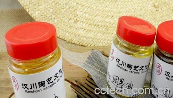 樟脑油的功效与作用 樟脑油的药用价值-1