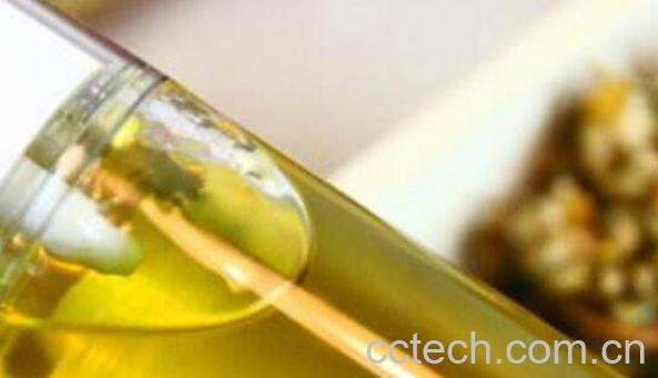 洋甘菊油的功效及作用 洋甘菊精油的使用方法-0