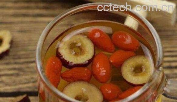 红枣枸杞泡水喝的功效与作用 红枣枸杞怎么泡水好喝-0