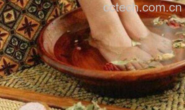 艾叶泡脚的功效与作用及禁忌-1