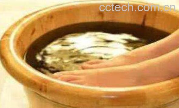 艾叶泡脚的功效与作用 艾叶怎么泡脚-0