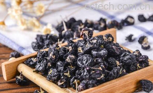 黑枸杞和红枸杞哪个好 黑枸杞和红枸杞的区别-1