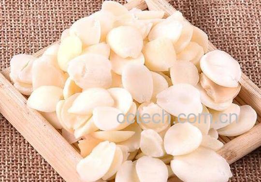 光杏仁的功效与作用-0