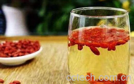 枸杞子泡水喝的害处及禁忌-1
