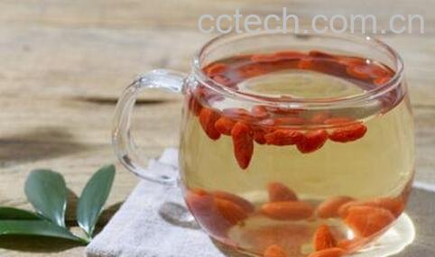 枸杞子泡水喝有哪些功效-0