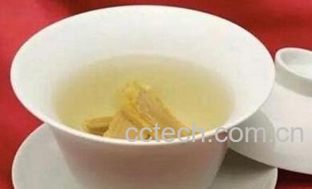  黄芪泡水喝的功效 黄芪泡水的配方-0