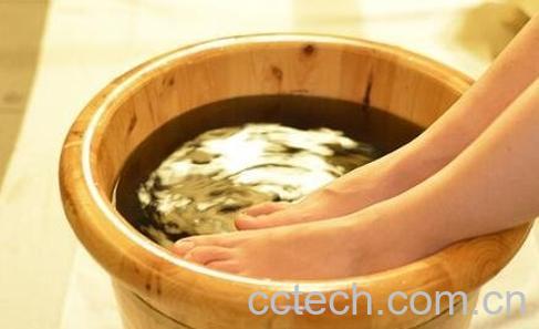 艾叶泡脚的功效与作用及注意事项-0