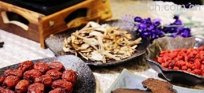 果蔬百科何首乌泡酒喝的功效-0