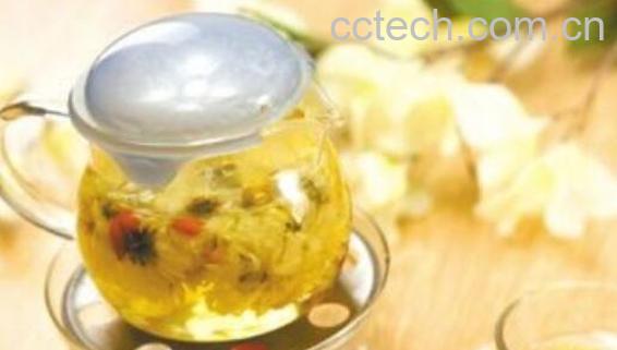 菊花泡水喝的功效与作用 菊花泡水喝的副作用与禁忌-1