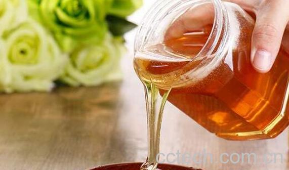 蜂蜜如何泡脚 过期蜂蜜泡脚方法和功效-1