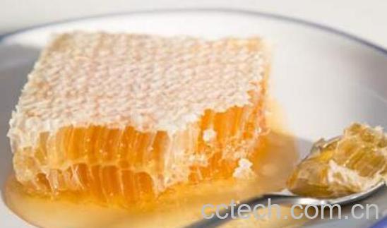 吃蜂巢蜜的作用与功效-0