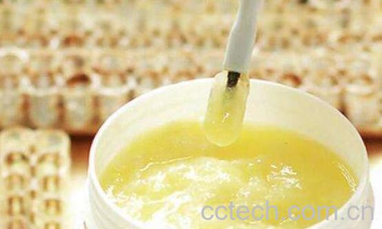 女人吃蜂王浆的好处与坏处-1