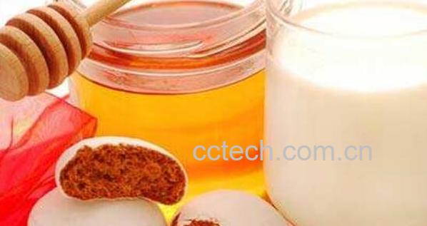 纯牛奶加蜂蜜的功效与作用 纯牛奶加蜂蜜敷脸有什么好处-1