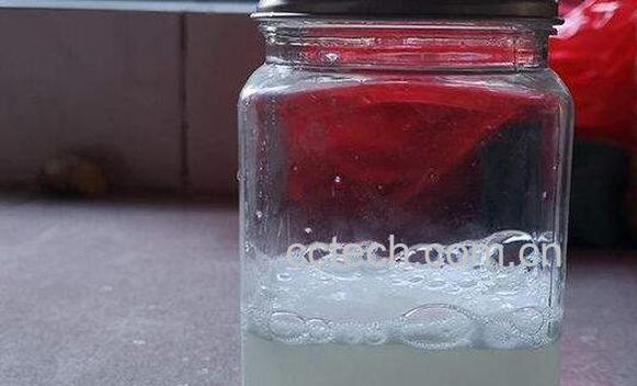 一杯清水辨别蜂蜜真假 用水怎么辨别真假蜂蜜-0