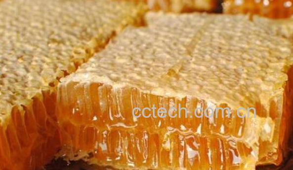 蜂巢蜜的作用与功效 蜂巢蜜的食用方法-1
