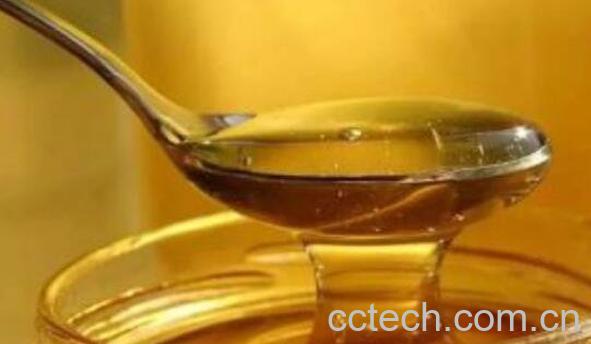 蜂蜜对皮肤的作用和好处 蜂蜜去痘印的方法步骤-0