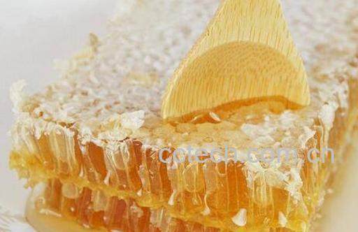 蜂巢蜜是怎么形成的 蜂巢蜜什么人不能吃-1