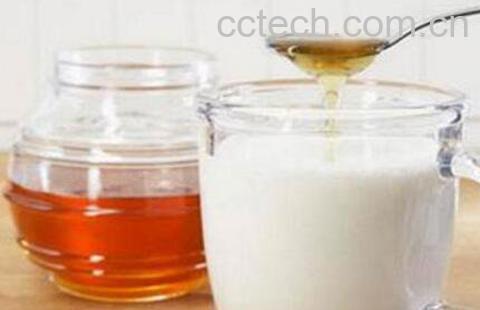 睡前蜂蜜加牛奶的好处和坏处-0