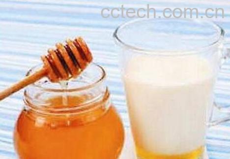 睡前蜂蜜加牛奶的好处和坏处-1