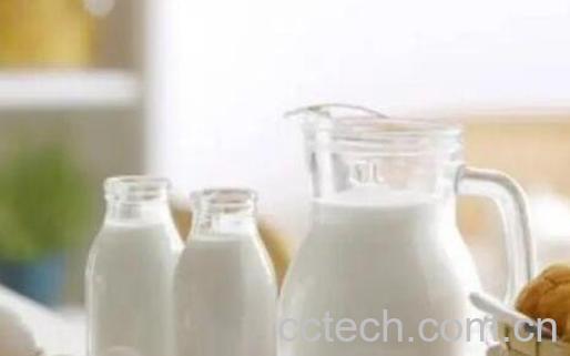 喝纯牛奶的好处 喝纯牛奶会长高吗-1