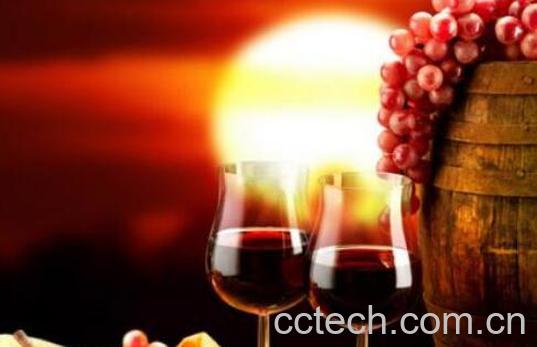 干红葡萄酒的功效与作用 喝葡萄酒的好处-1