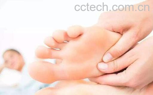 按摩脚底有什么好处 足底按摩的好处-1