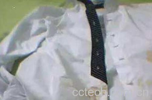 白衣服茶水渍如何清洗 茶叶水怎么洗掉-1