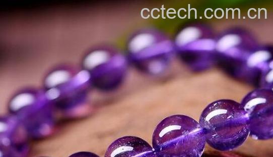 女生佩戴紫水晶的功效与作用及禁忌-0