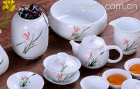 白瓷茶具怎样去除茶垢 白瓷茶具茶渍怎么去除-1