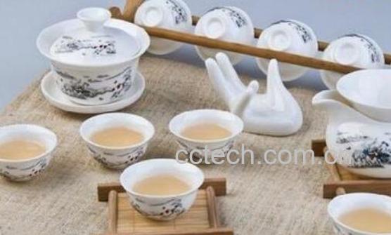 白瓷茶具怎样去除茶垢 白瓷茶具茶渍怎么去除-0